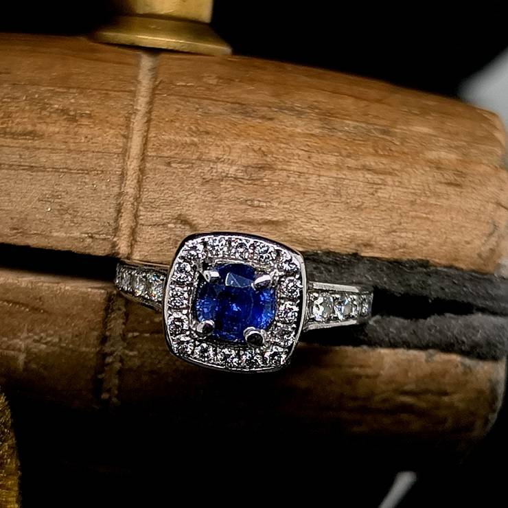Handmade Sapphire Halo