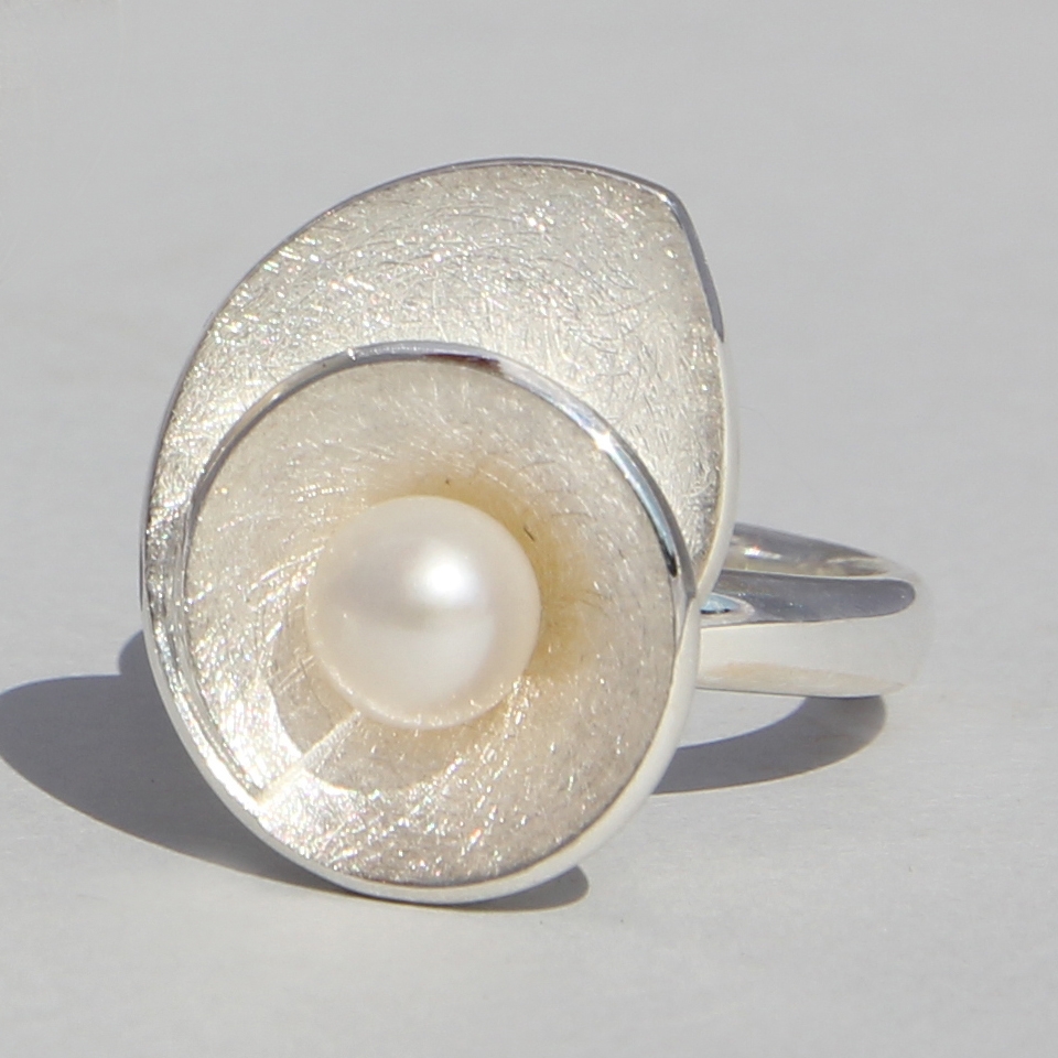 Swirl pearl Silver Ring