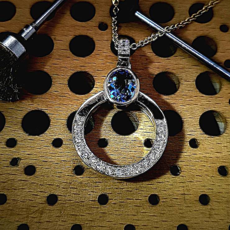 Handmade Blue Topaz Gold Pave Set 2025