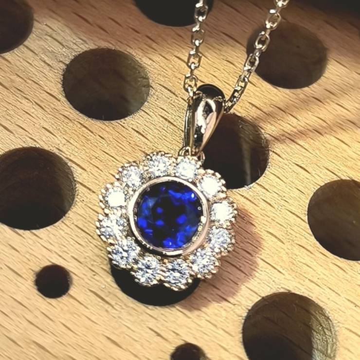 Sapphire Halo Pendant Yellow Gold 2025